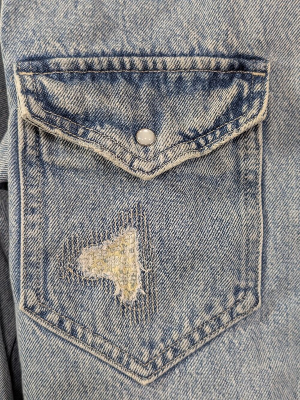 Levi's Western Distressed Denim Button Up Shirt - Picture 9 of 12